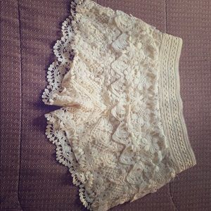 Layered crochet shorts🌸